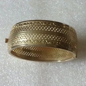 Vintage engraved bracelet